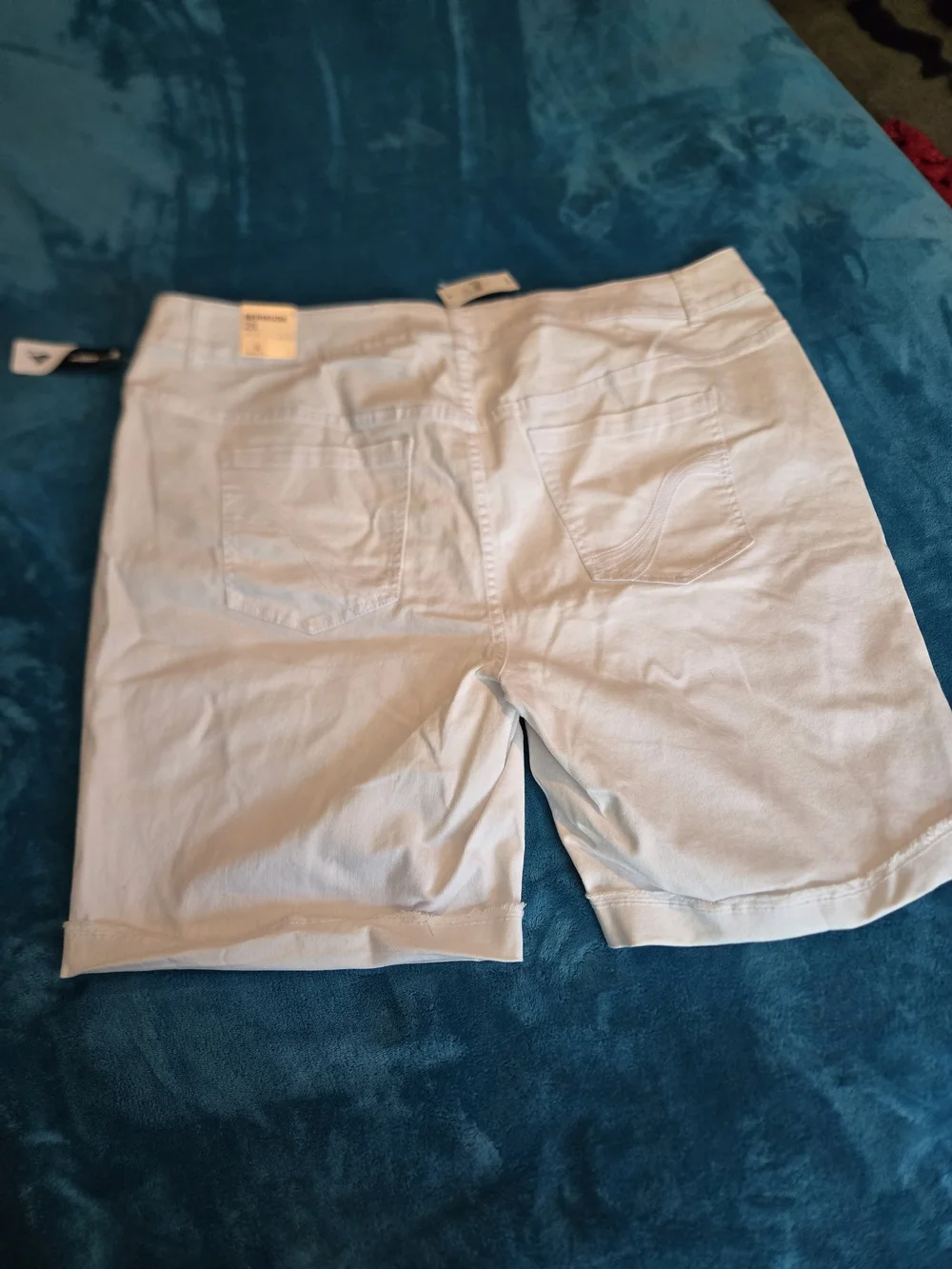 NWT Lane Bryant White Bermuda Shorts Sz 28 Genius Fit - Picture 5 of 11